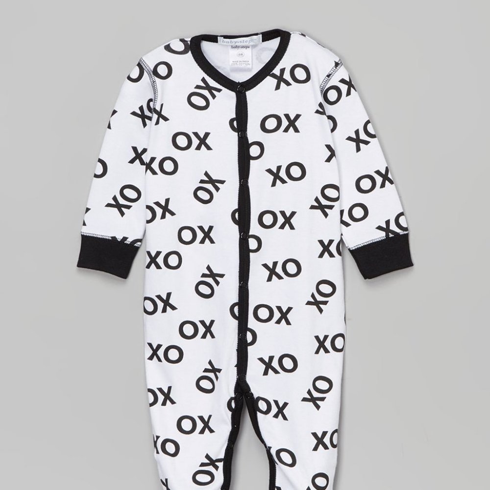 Baby Steps Baby boys XO pattern footie 9M